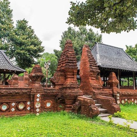 Oyo 1460 Anyelir Residence Cirebon Εξωτερικό φωτογραφία