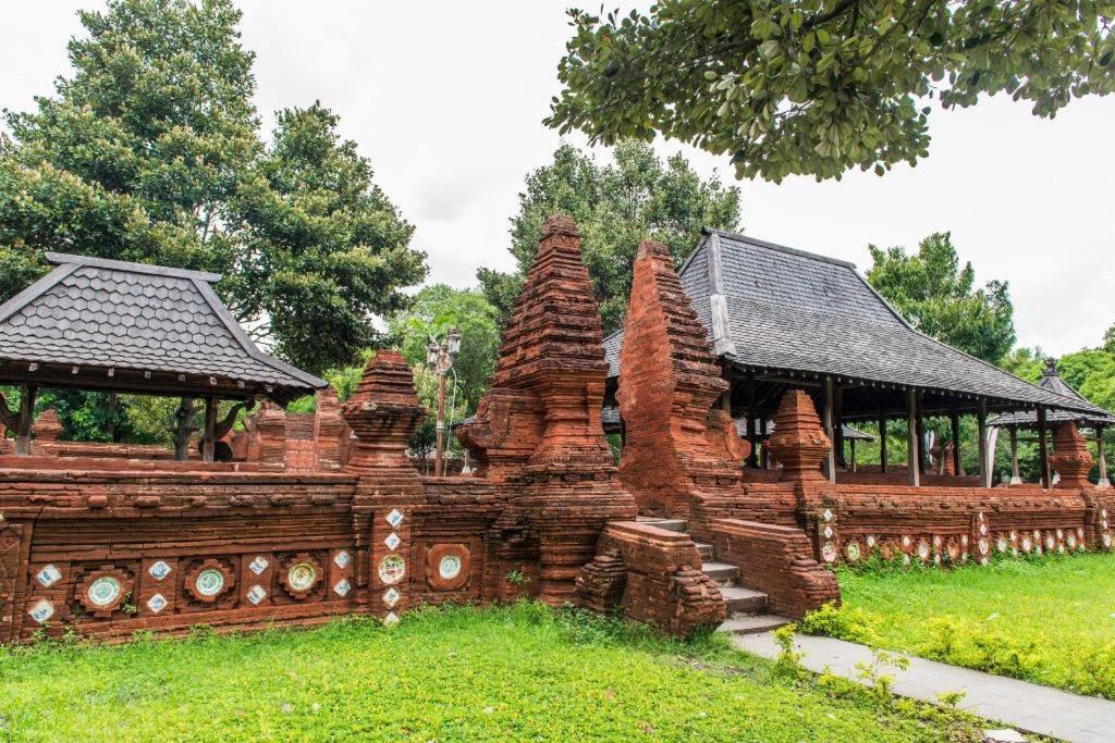 Oyo 1460 Anyelir Residence Cirebon Εξωτερικό φωτογραφία